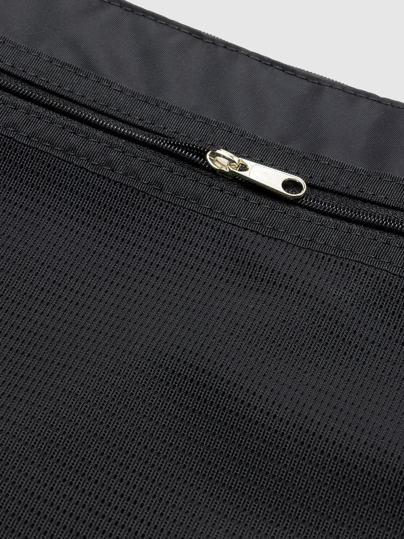 Storksak Wet Bag & change pouch set black | close up of change pouch